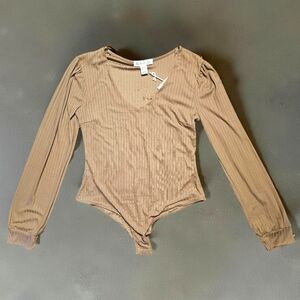 BIRCH AND STONE Camel Long Sleeve Bodysuit. Size M. NWT!